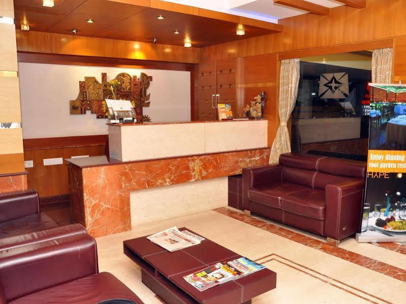 Malles Manotaa Chennai Extérieur photo