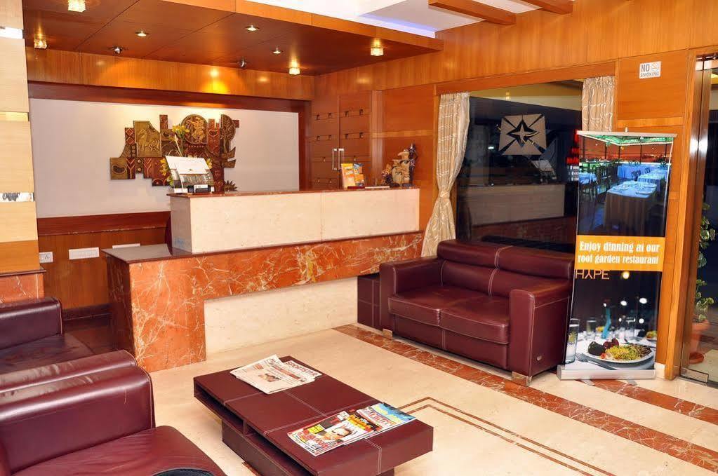 Malles Manotaa Chennai Extérieur photo